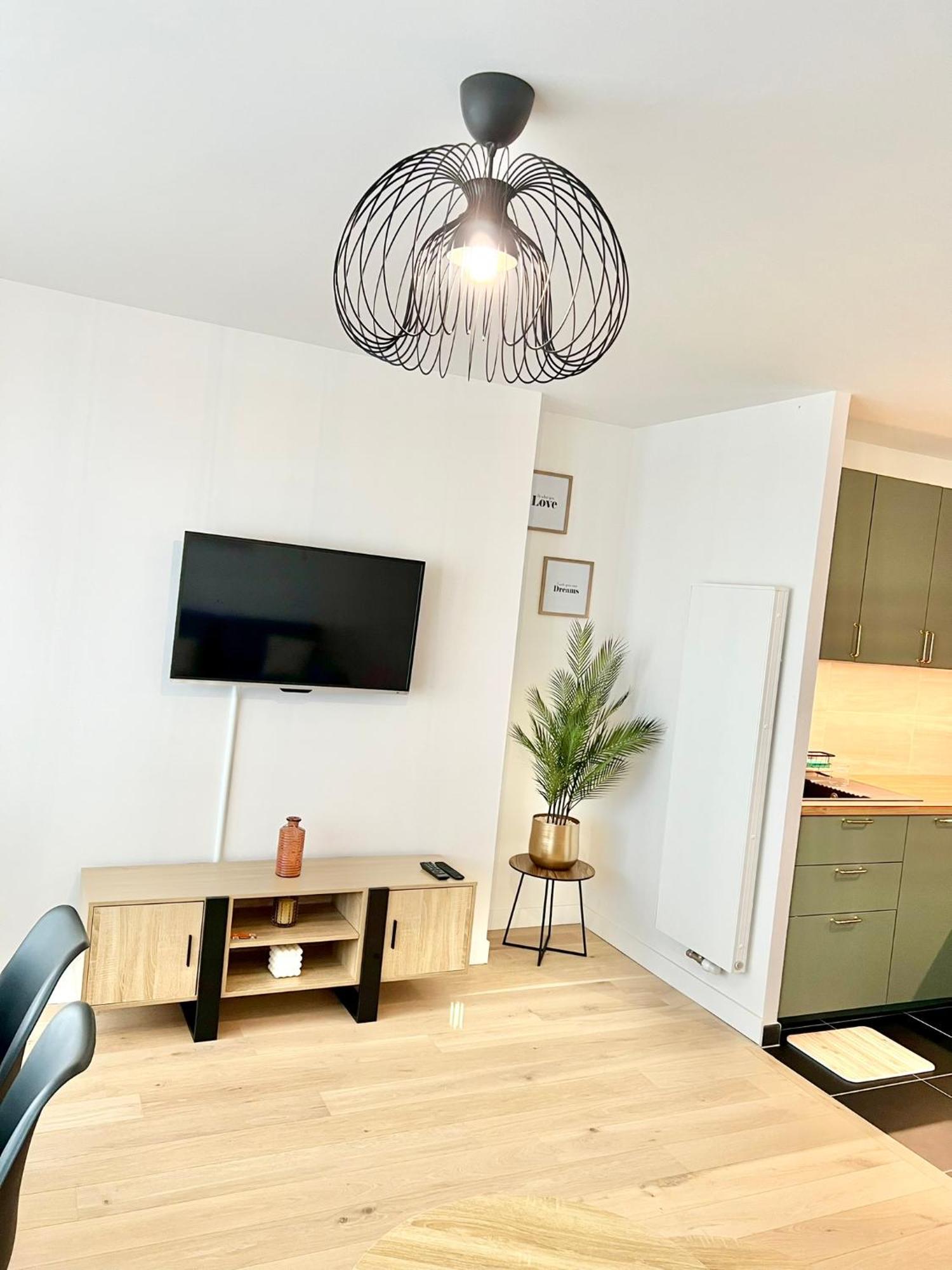 Appartement Neuf Et Spacieux 克利希 外观 照片